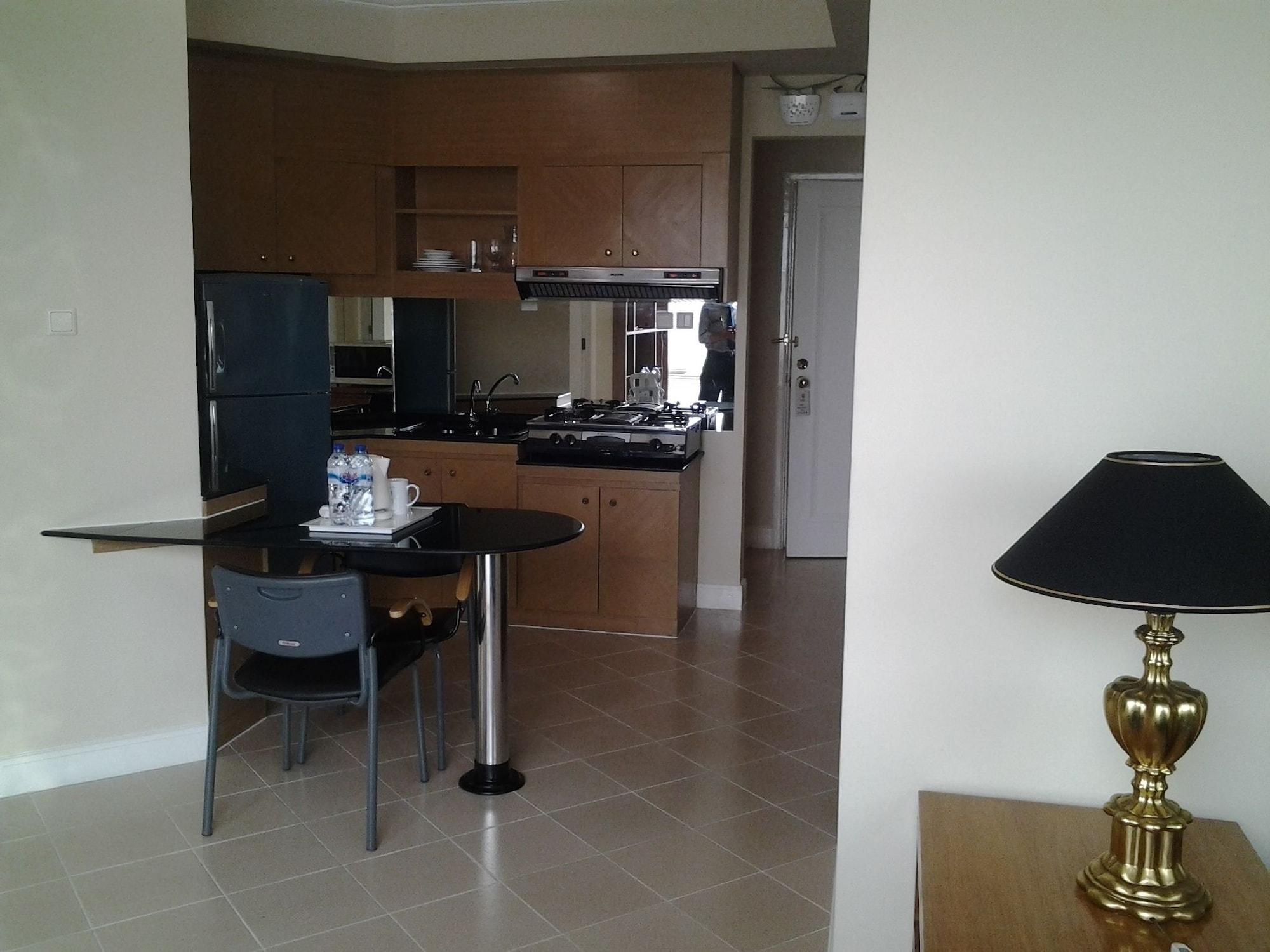 Batavia & Serviced Apartment *