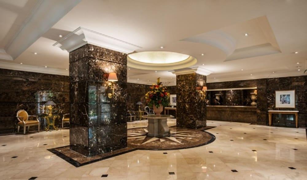 Batavia & Serviced Apartment