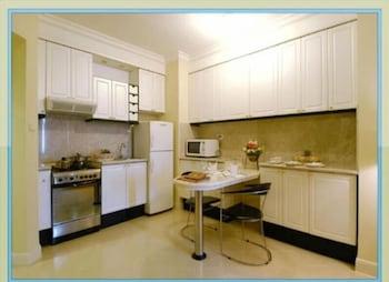 Batavia & Serviced Apartment *