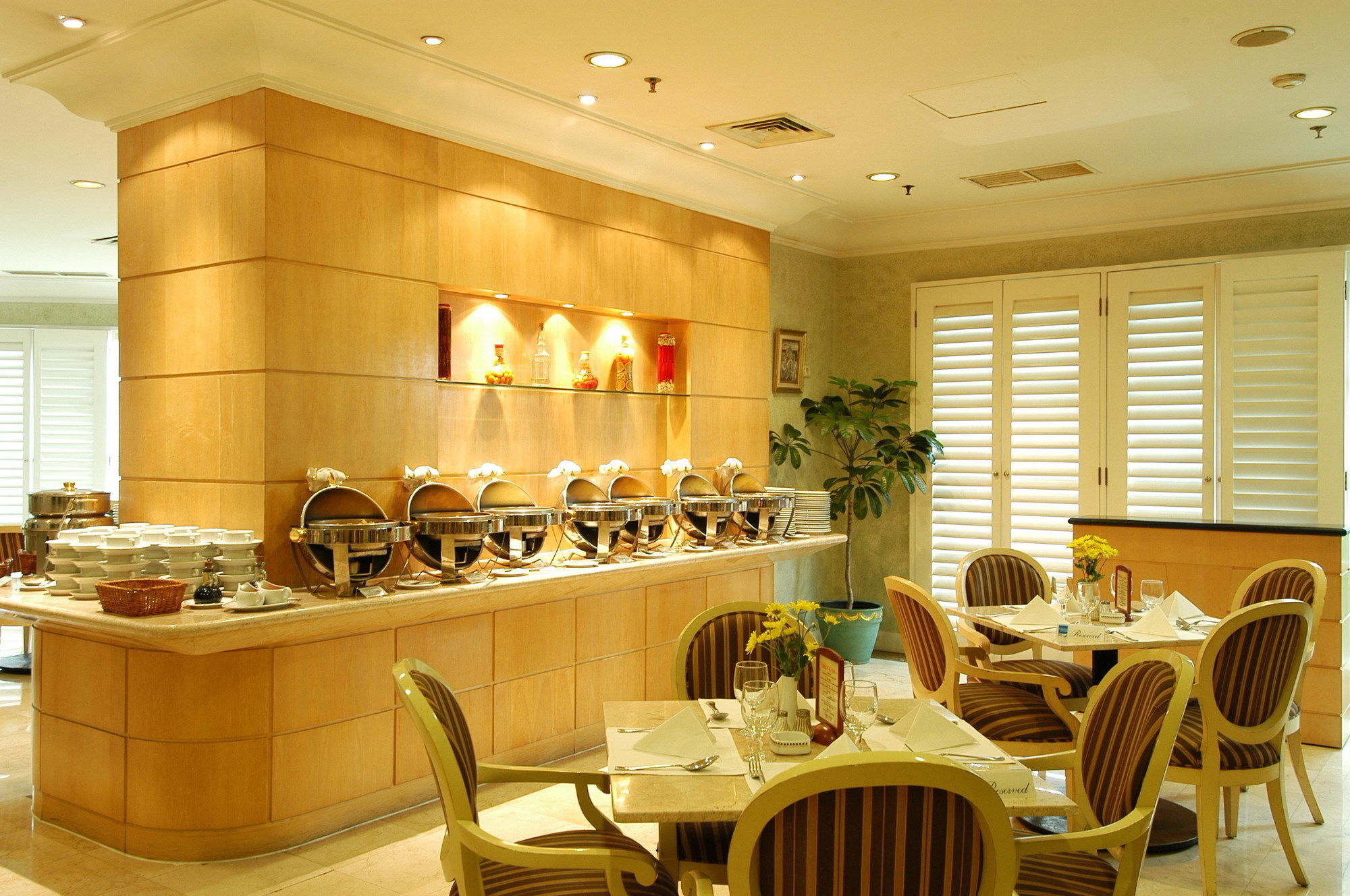 Batavia & Serviced Apartment *